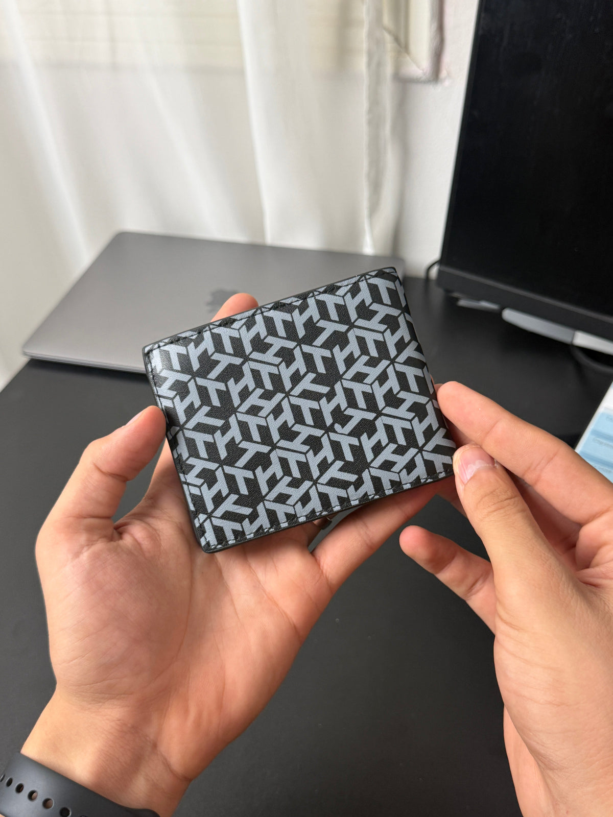 Tommy Wallet 9828