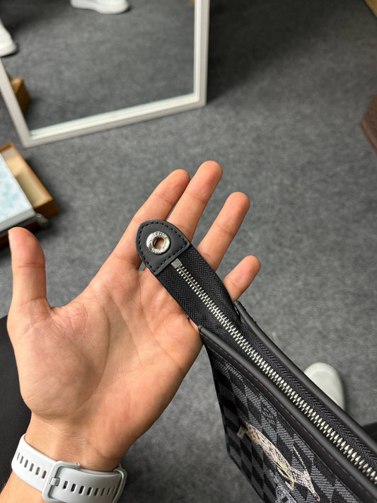 LV Clutch V8