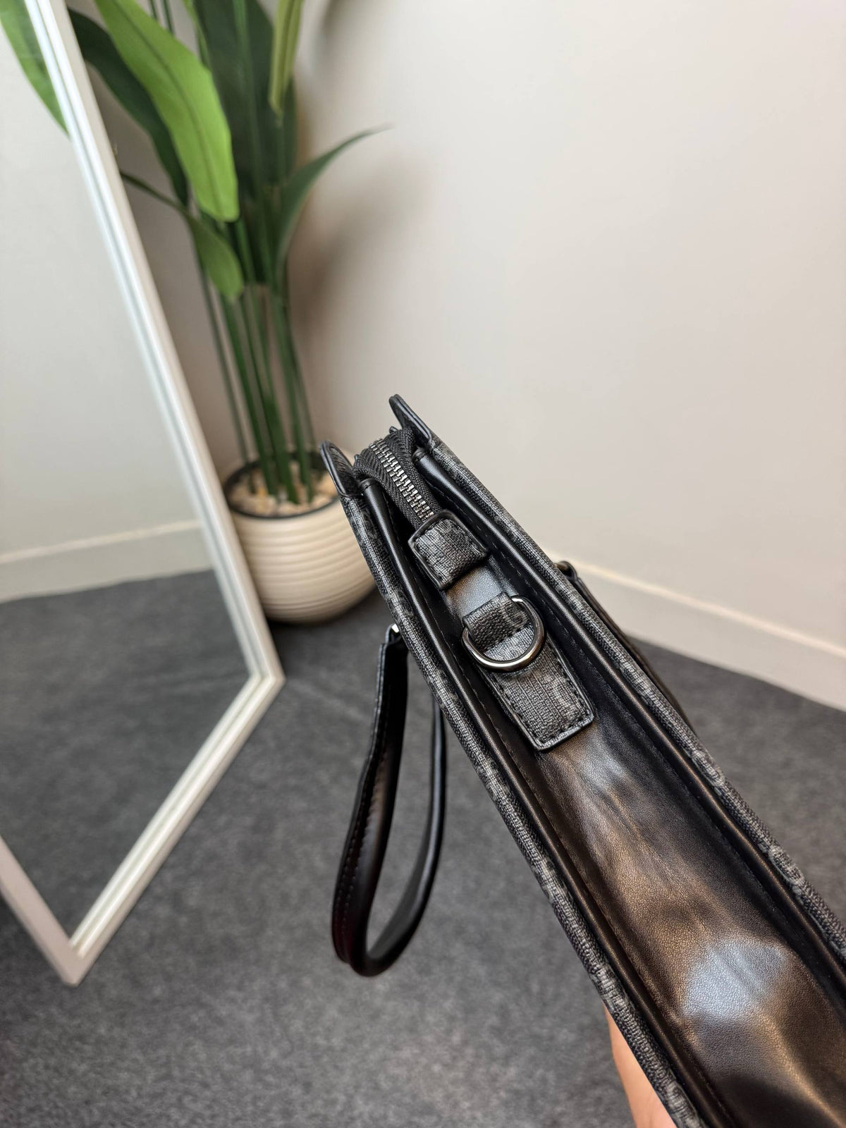 Gucci LapTop/Crossbody
