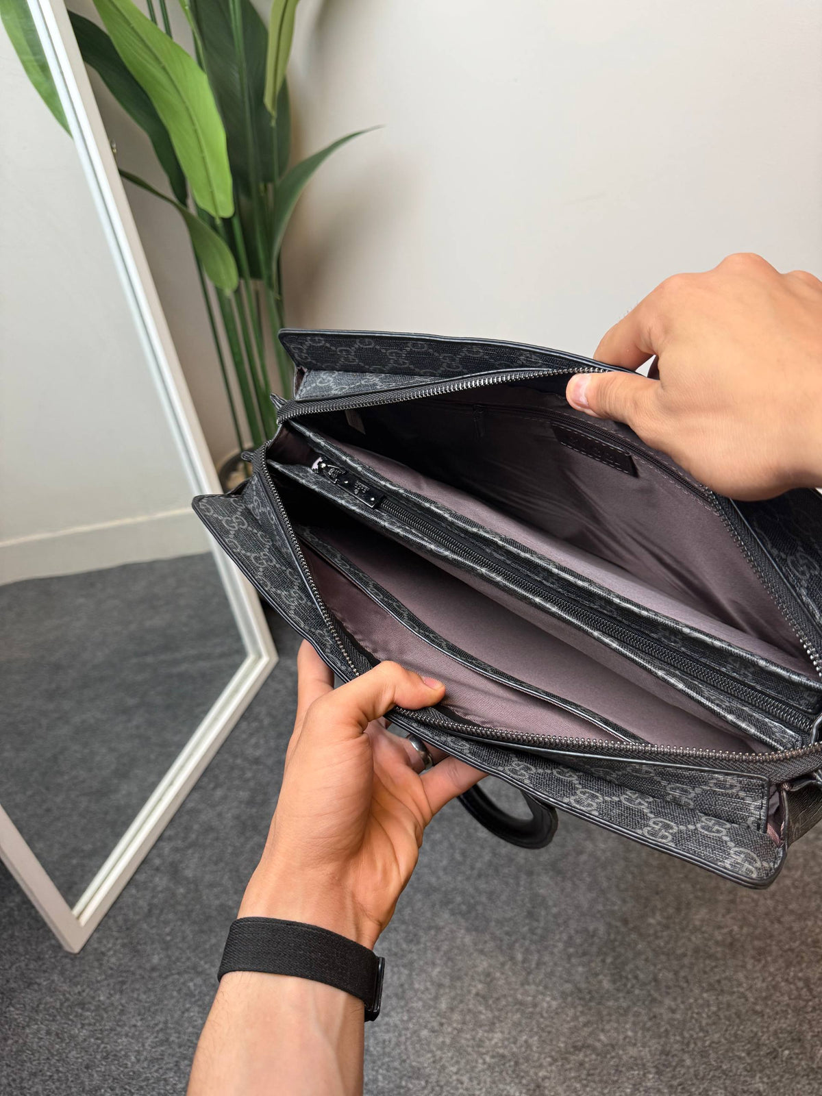 Gucci LapTop/Crossbody