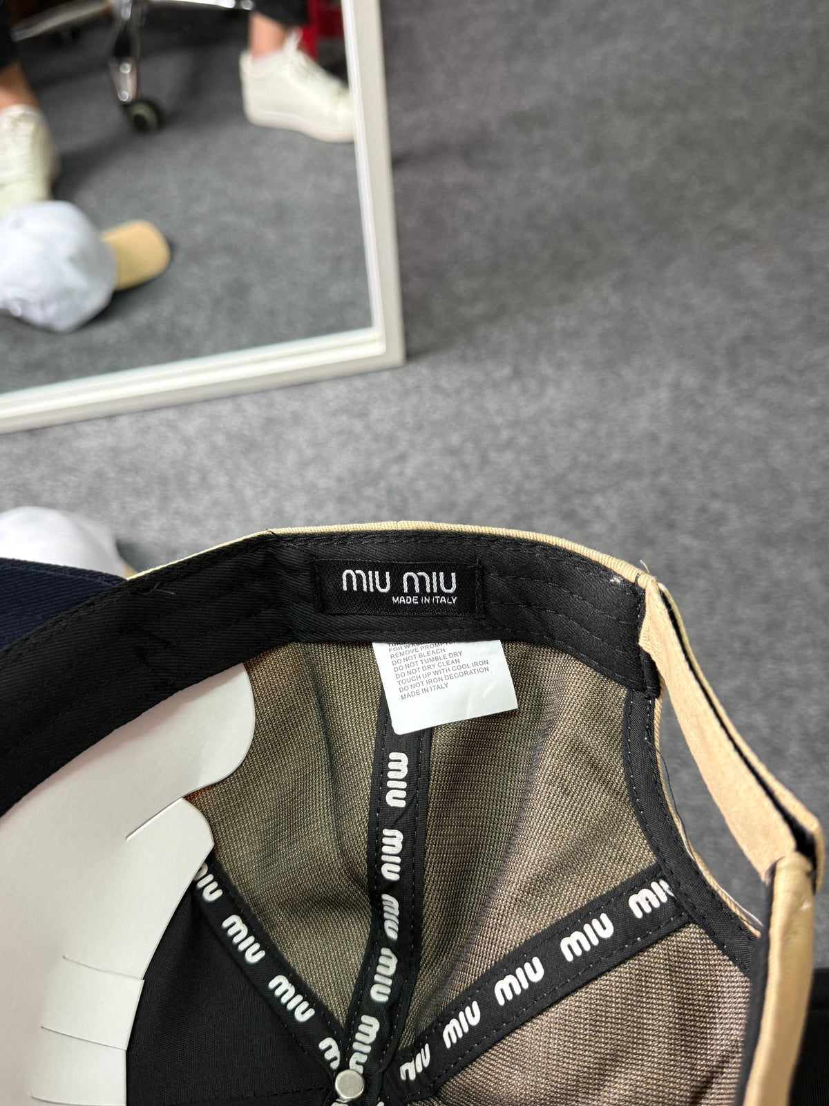 miu miu V2