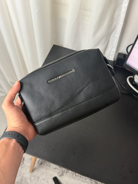 Tommy Hand-CrossBag