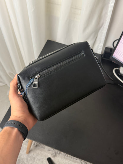 Tommy Hand-CrossBag