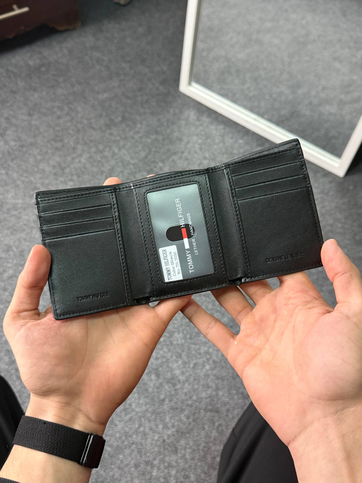 Tommy Wallet 7050