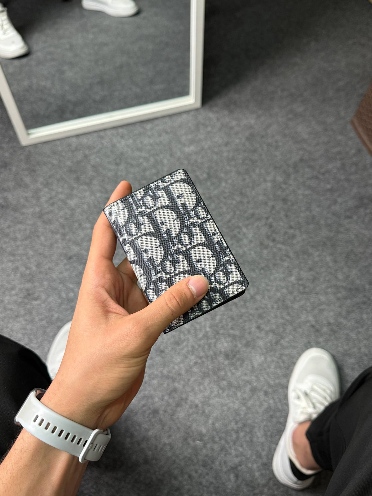 Dior V1