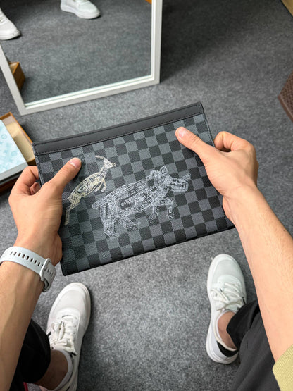 LV Clutch V8